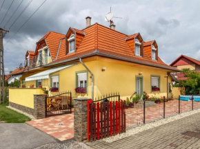  Holiday Home Colore  Балатонмариафюрде